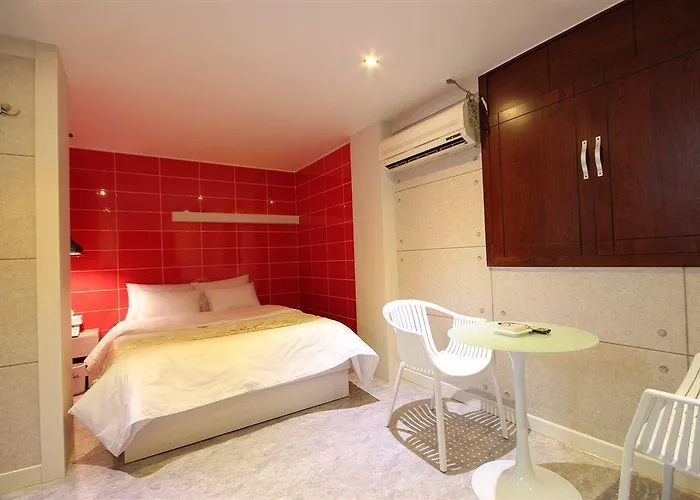 Fiona Hotel